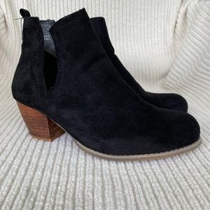 Torrid Black V Cut Booties Size 10 Wide